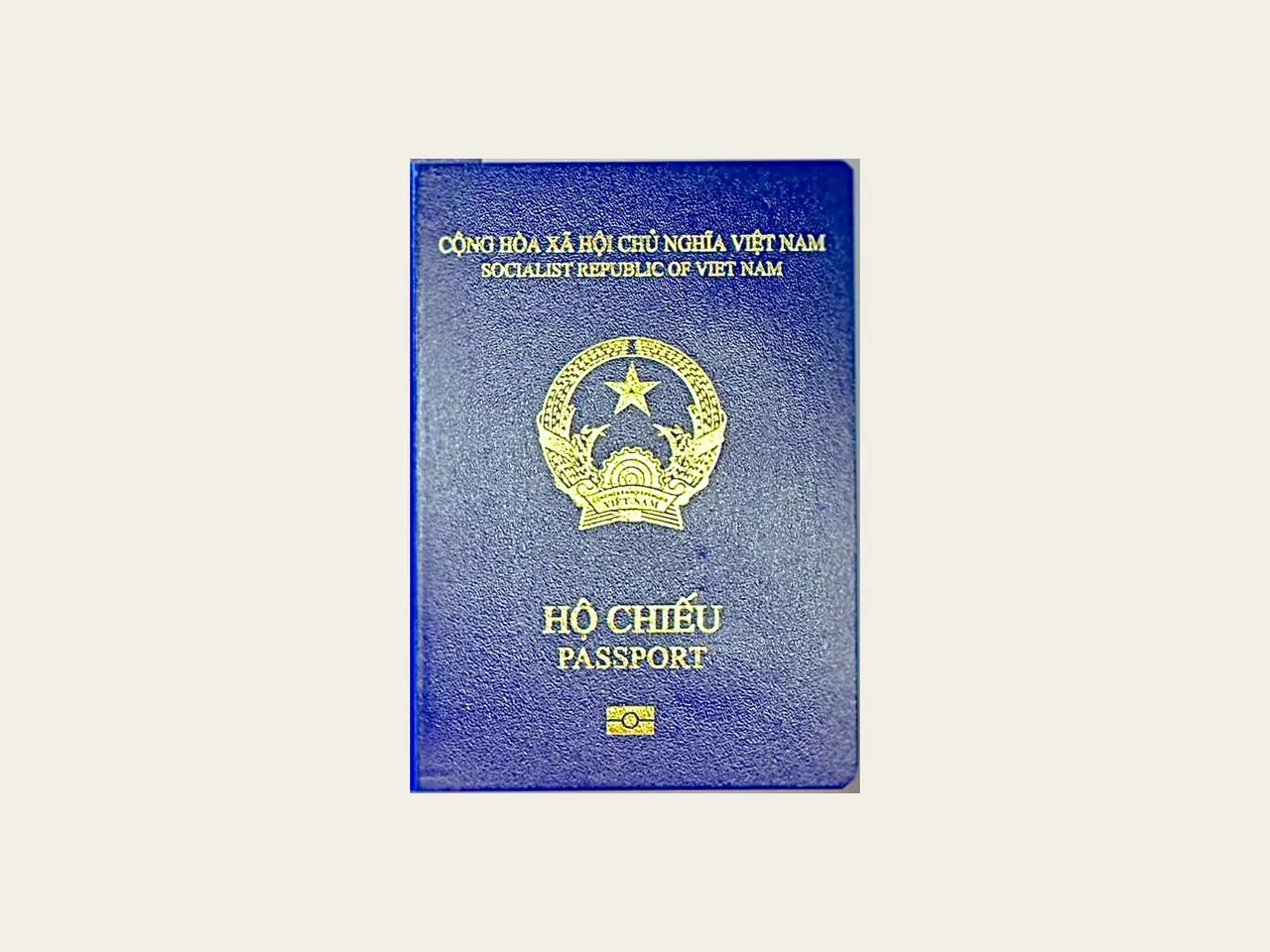 Ảnh chụp bìa hộ chiếu Việt Nam